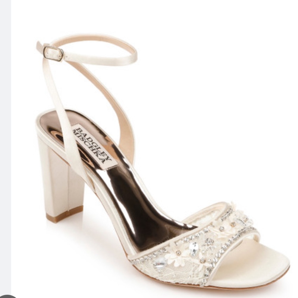 BADGLEY MISCHKA Tayten Block Heel Sandal size 10 ivory